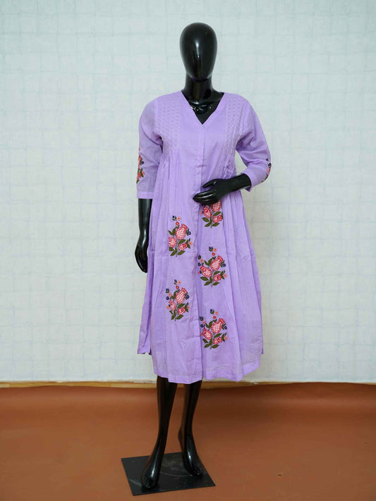 Lavender mul cotton gathered Anarkali kurti with red floral applique embroidery