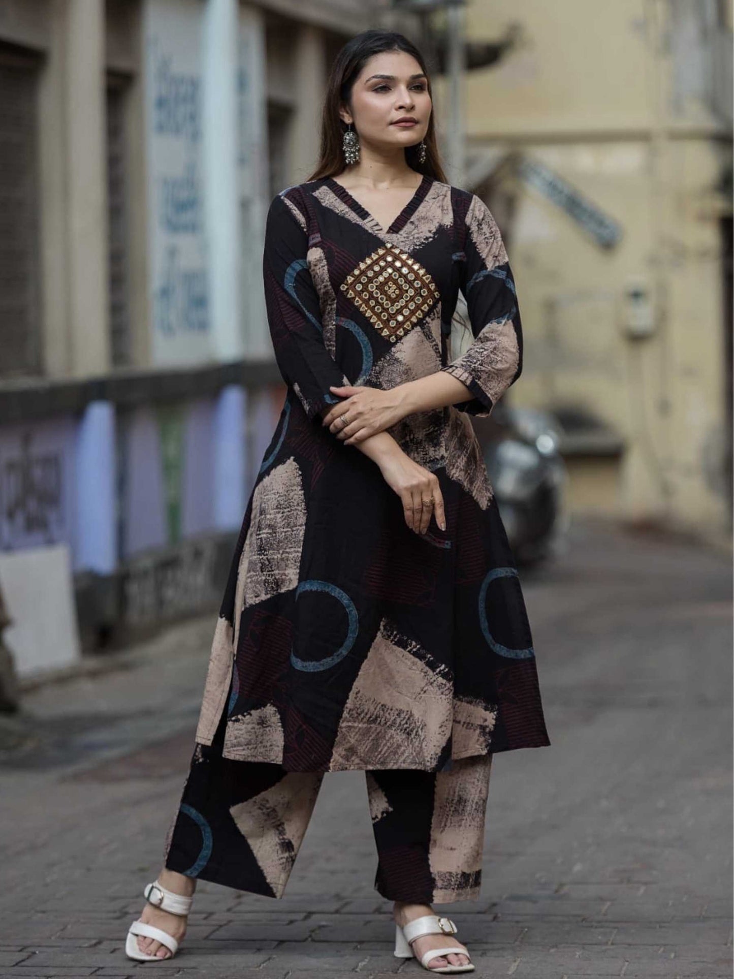 Black & Charcoal Grey Abstract Geometric Print Pure Cotton Kurta Set – Medium to 3XL